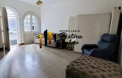 Imagem: A casa possui 4 Dormitórios, 4 Banheiros, 370m² de Área e