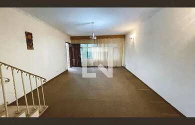 Imagem: A casa possui 4 Dormitórios, 4 Banheiros, 4 Vagas na garagem