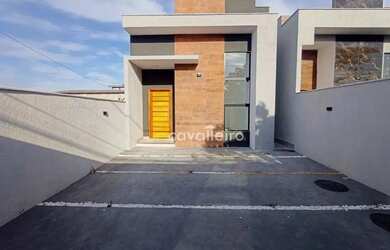 Imagem: A casa possui 2 Dormitórios, 3 Banheiros, 1 Vaga na garagem