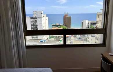 Imagem: O apartamento possui 1 Dormitório, 1 Banheiro, 1 Vaga na garagem