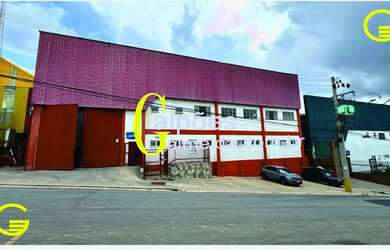 Imagem: O depósito possui 5 Vagas na garagem, 1.040m² de Área e