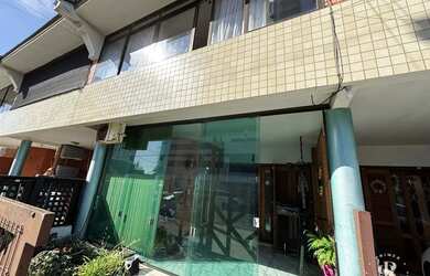 Imagem: A casa possui 2 Dormitórios, 1 Banheiro, 1 Vaga na garagem