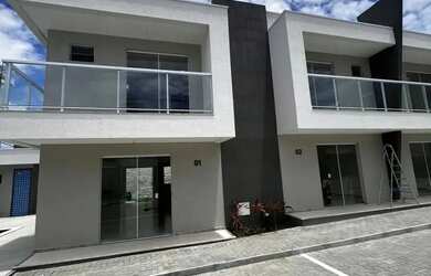 Imagem: A casa em condomínio possui 3 Dormitórios, 2 Banheiros, 1