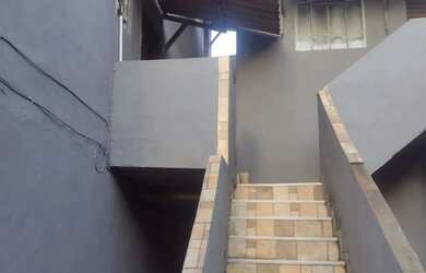 Imagem: A casa possui 1 Dormitório, 1 Banheiro e está localizado