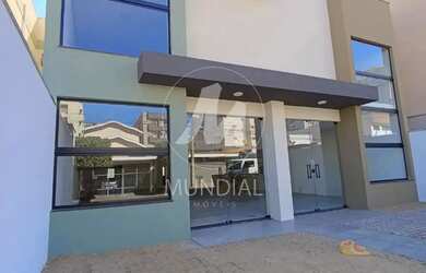 Imagem: O depósito possui 4 Vagas na garagem, 300m² de Área e está