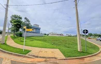 Imagem: O terreno possui 404m² de Área e está localizado em Terras