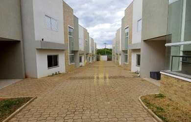 Imagem: A casa em condomínio possui 3 Dormitórios, 3 Banheiros, 2