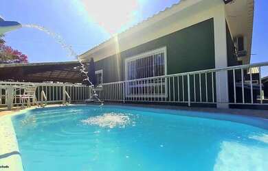 Imagem: A casa em condomínio possui 4 Dormitórios, 5 Banheiros, 4