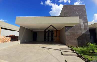 Imagem: A casa em condomínio possui 3 Dormitórios, 2 Banheiros, 125m²