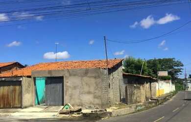 Imagem: A casa possui 2 Dormitórios, 1 Banheiro e está localizado