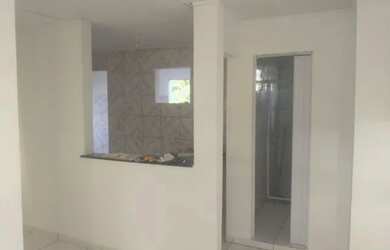 Imagem: A casa possui 2 Dormitórios, 1 Banheiro, Varanda e está localizado