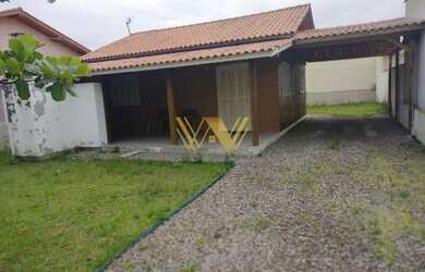 Imagem: A casa possui 2 Dormitórios, 1 Banheiro, 1 Vaga na garagem