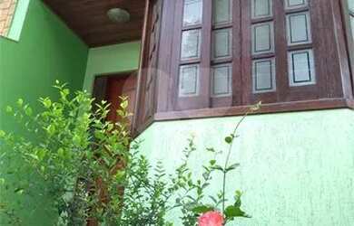 Imagem: A casa à venda possui 3 Dormitórios, 4 Banheiros, 3 Vagas