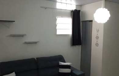 Imagem: A casa possui 1 Dormitório, 1 Banheiro e está localizado