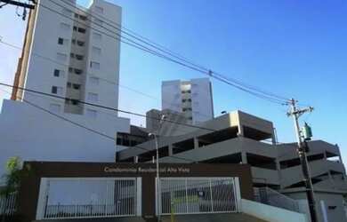 Imagem: O apartamento possui 3 Dormitórios, 1 Banheiro, 2 Vagas na