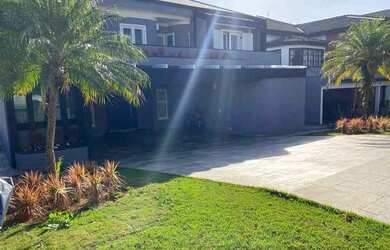 Imagem: A casa em condomínio possui 4 Dormitórios, 4 Banheiros, 2