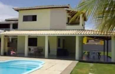 Imagem: A casa em condomínio possui 4 Dormitórios, 3 Banheiros, 5