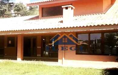 Imagem: A casa em condomínio possui 4 Dormitórios, 5 Banheiros, 5