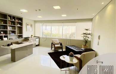 Imagem: O depósito possui 1 Vaga na garagem, 52m² de Área e está