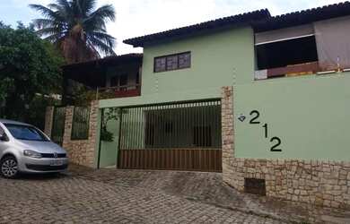 Imagem: A casa possui 5 Dormitórios, 4 Banheiros, 3 Vagas na garagem