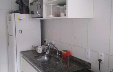 Imagem: O apartamento possui 2 Dormitórios, 1 Banheiro, 1 Vaga na garagem