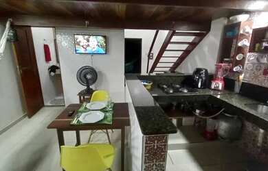 Imagem: A casa possui 1 Dormitório, 1 Banheiro, 1 Vaga na garagem