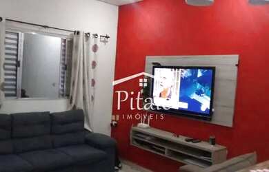 Imagem: A casa possui 2 Dormitórios, 1 Banheiro, 1 Vaga na garagem