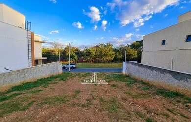 Imagem: O terreno possui 310m² de Área e está localizado em Setor