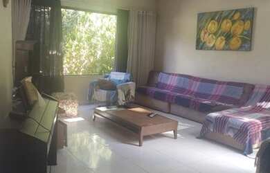 Imagem: A casa possui 4 Dormitórios, 4 Banheiros, 5 Vagas na garagem