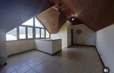 Imagem: A casa em condomínio possui 4 Dormitórios, 5 Banheiros, 4