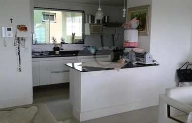 Imagem: A casa possui 3 Dormitórios, 5 Banheiros, 5 Vagas na garagem