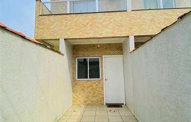 Imagem: A casa possui 2 Dormitórios, 1 Banheiro, 1 Vaga na garagem