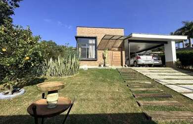 Imagem: A casa em condomínio possui 3 Dormitórios, 3 Banheiros, 2