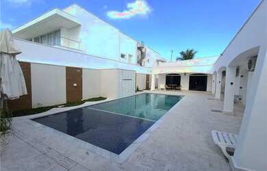 Imagem: A casa em condomínio possui 4 Dormitórios, 5 Banheiros, 4