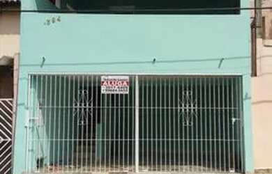 Imagem: A casa possui 2 Dormitórios, 1 Banheiro, 2 Vagas na garagem