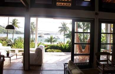 Imagem 1: Casa a beira mar em amplo terreno, piscina e vista deslumbrante