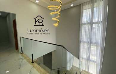 Imagem: A casa em condomínio possui 4 Dormitórios, 5 Banheiros, 2