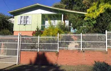 Imagem: A casa possui 3 Dormitórios, 2 Banheiros e 950m² de Área