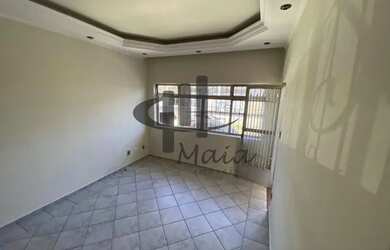 Imagem: A casa possui 3 Dormitórios, 2 Banheiros, 3 Vagas na garagem