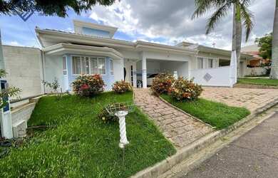 Imagem: A casa em condomínio possui 3 Dormitórios, 4 Banheiros, 2