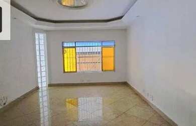 Imagem: A casa possui 4 Dormitórios, 4 Banheiros, 4 Vagas na garagem