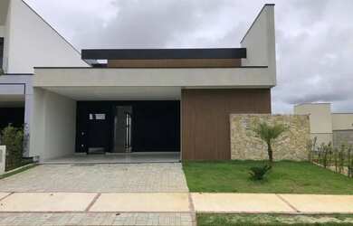 Imagem: A casa em condomínio possui 3 Dormitórios, 4 Banheiros, 2