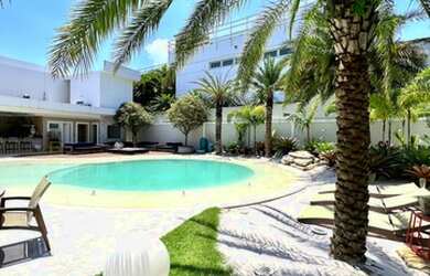 Imagem: A casa em condomínio possui 5 Dormitórios, 5 Banheiros, 5