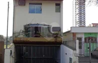 Imagem: A casa possui 4 Dormitórios, 5 Banheiros, 2 Vagas na garagem