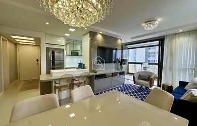 Imagem: O apartamento possui 3 Dormitórios, 1 Banheiro, 2 Vagas na