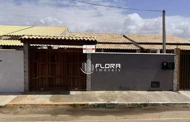 Imagem: A casa possui 2 Dormitórios, 2 Banheiros, 3 Vagas na garagem