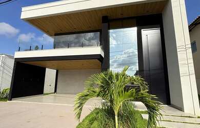 Imagem: A casa em condomínio possui 4 Dormitórios, 5 Banheiros, 4