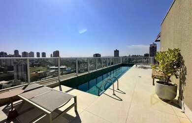 Imagem: O apartamento possui 1 Dormitório, 1 Banheiro, 1 Vaga na garagem