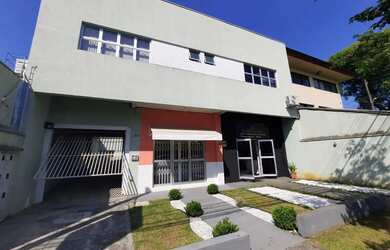 Imagem: O terreno possui 37m² de Área e está localizado em Bacacheri