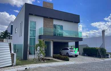 Imagem: A casa em condomínio possui 4 Dormitórios, 5 Banheiros, 3